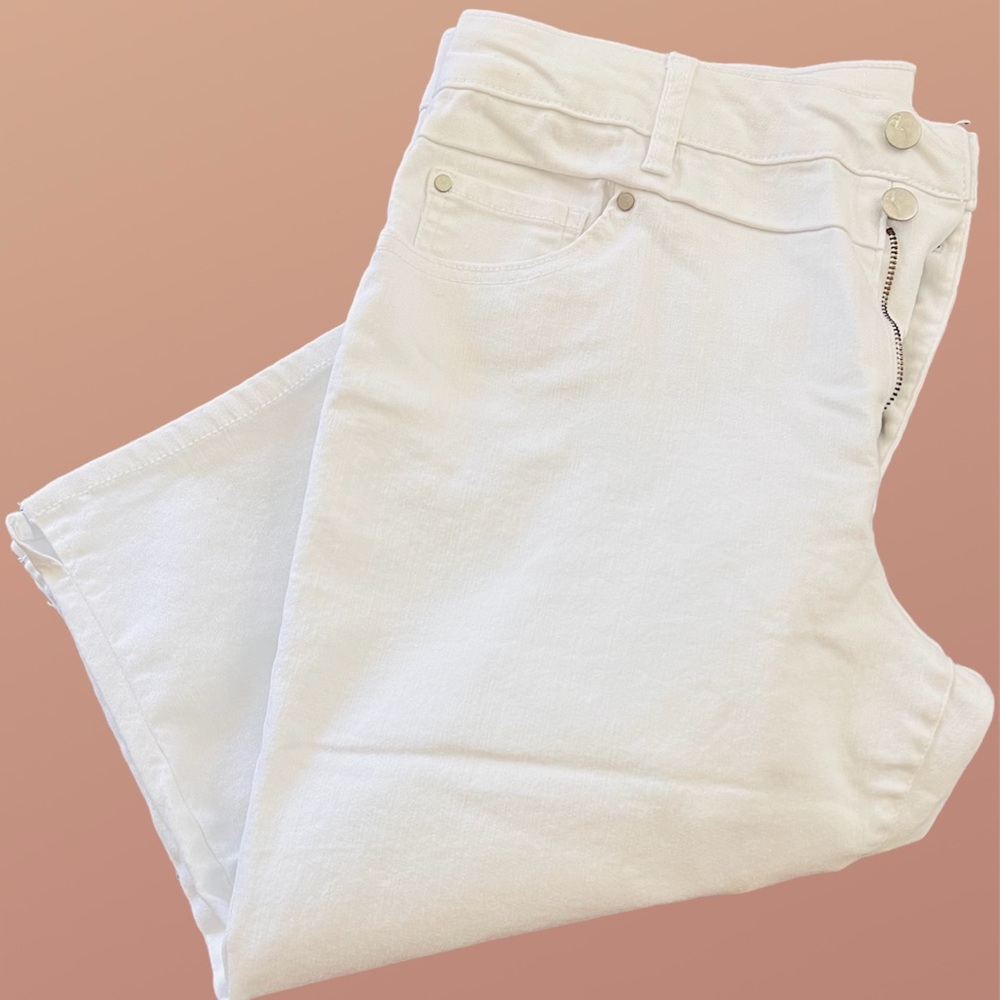 Almost New White d.jeans long shorts